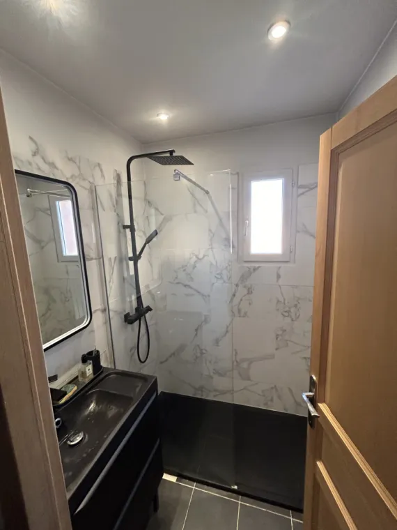 Rénovation d'une salle de bain chez un particulier à la Motte, Fréjus, K2 Plomberie